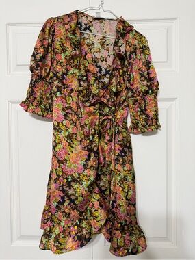 TOPSHOP Floral wrap mini dress ruffle puff short sleeves size 6